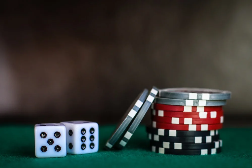 Pemain olahraga dalam suasana kompetisi untuk penutup halaman LUCKYRP